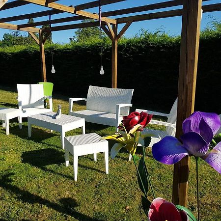 Chez Val Et Fred 85 Bed & Breakfast Les Essarts  Exterior foto